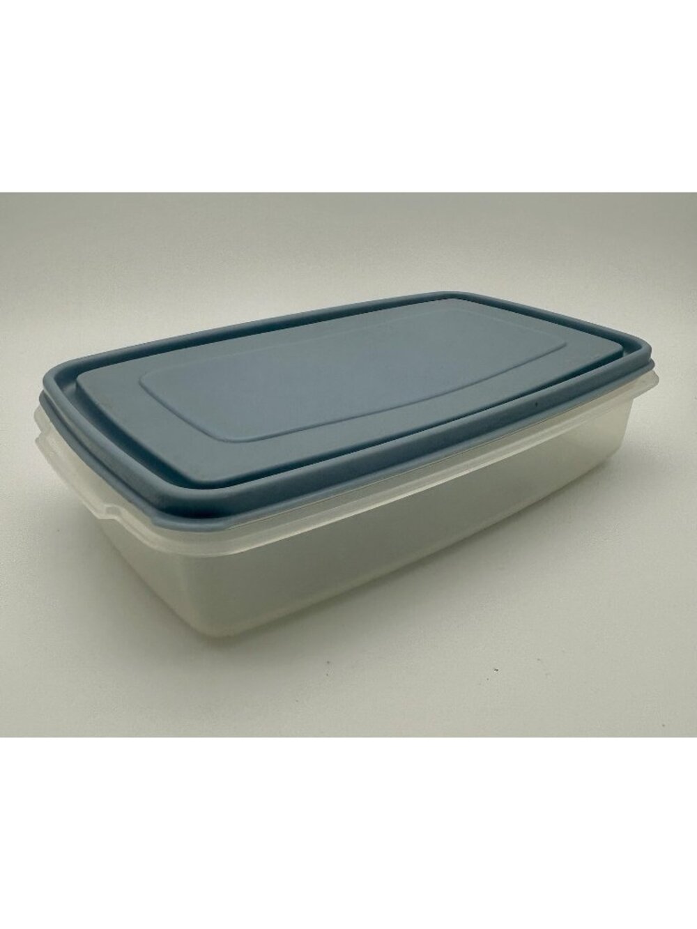 Vintage Rubbermaid Servin Saver # 6 Rectangle-7 Cup Container w/ Blue Lid 0004